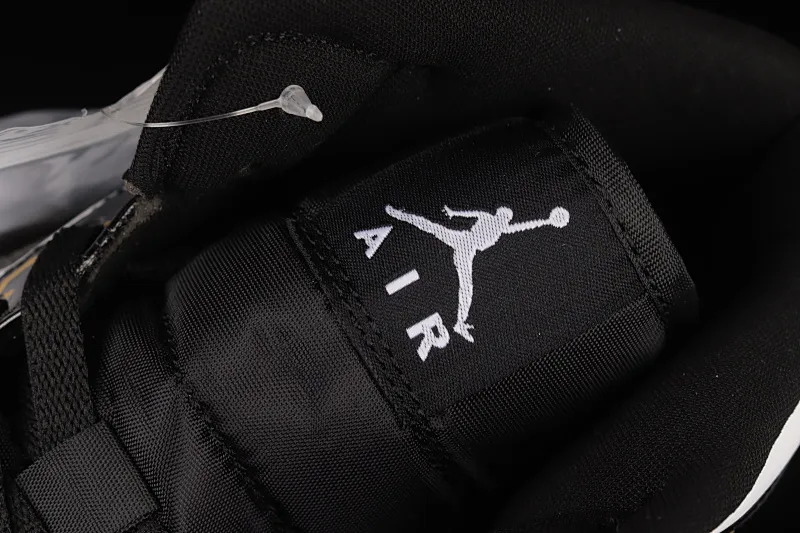 All categories Air Jordan Jordan series basketball shoes Air Jordan 1 Mid Air Jordan 1 Mid AJ1 Joe 1 patent leather black gold mid-top basketball shoes 554724-132